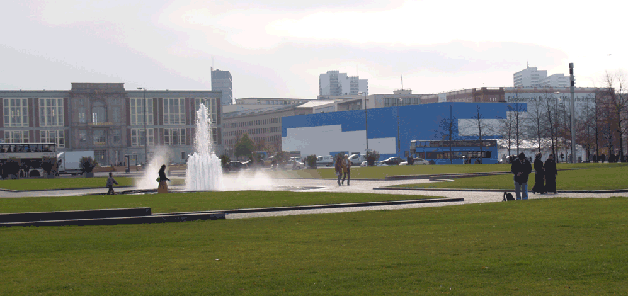 Panorama Schloßplatz mit Wolke